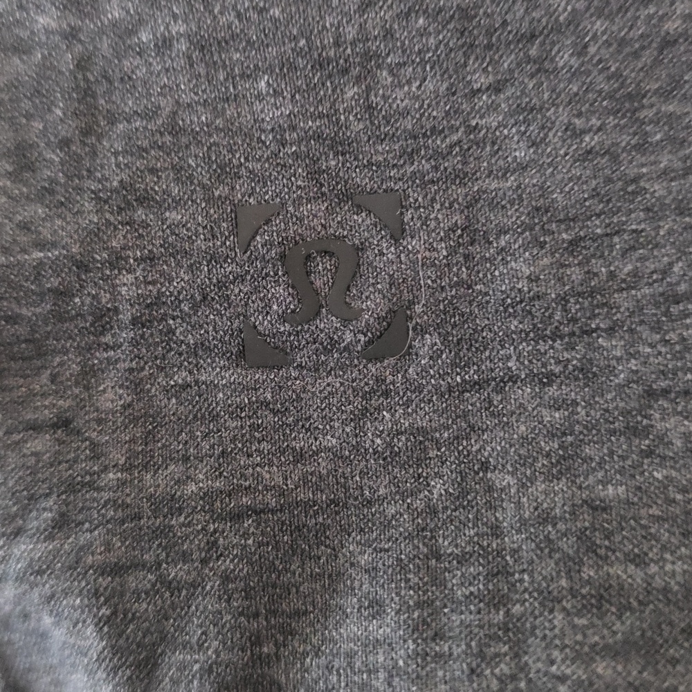 Lululemon Large Charcoal Gray Long Sleeve Henley Shirt Perfect Condition - Picture 6 of 6